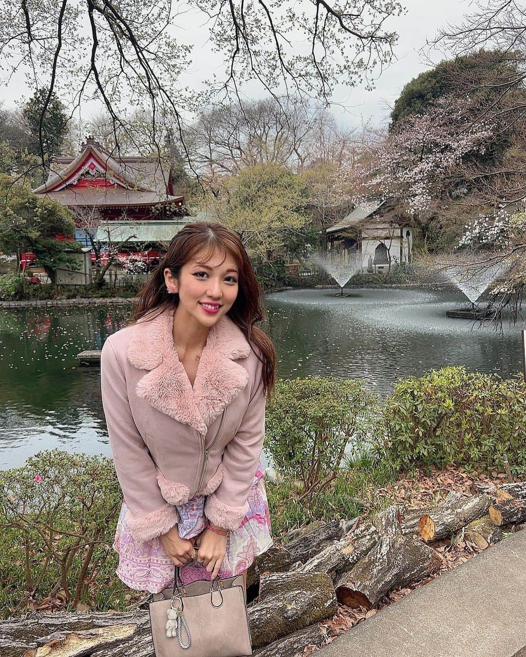 神谷麻美さんのインスタグラム写真 - (神谷麻美Instagram)「#桜 綺麗～💖🥰🫶🏻🌸💖✨️  #花見 したよっ🌸💖🌸💖🌸✨️   #スワン いっぱい 💖🦢🌸💖✨️ 可愛い〜っ💖🌸💖🌸💖✨️  💖🌸🦢🦢🦢🦢🦢🌸💖✨️」3月22日 0時36分 - asamice428