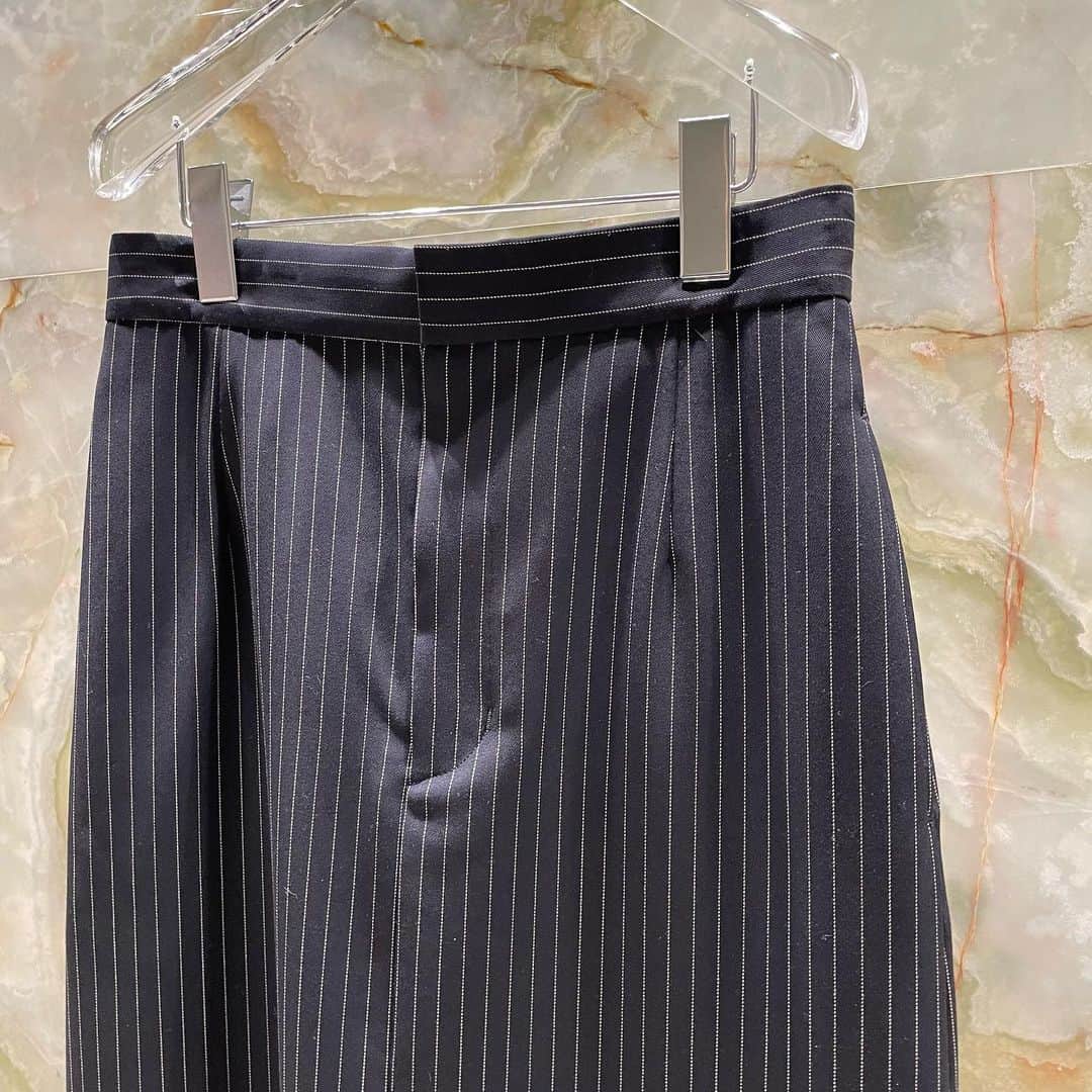 H BEAUTY&YOUTHさんのインスタグラム写真 - (H BEAUTY&YOUTHInstagram)「＜INSCRIRE＞ STRIPE LONG SKIRT ¥53,900  #H_beautyandyouth #エイチビューティアンドユース @h_beautyandyouth  #BEAUTYANDYOUTH #ビューティアンドユース #Unitedarrows #ユナイテッドアローズ #inscrire @inscrire_official」3月22日 12時37分 - h_beautyandyouth