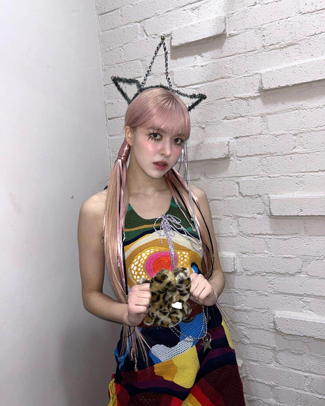 NMIXXさんのインスタグラム写真 - (NMIXXInstagram)「This is how I would dress if I was the Hunter Queen of Fae. 🧚‍♀️ 🏹 #NMIXX #엔믹스 #LILY #릴리」3月22日 18時21分 - nmixx_official
