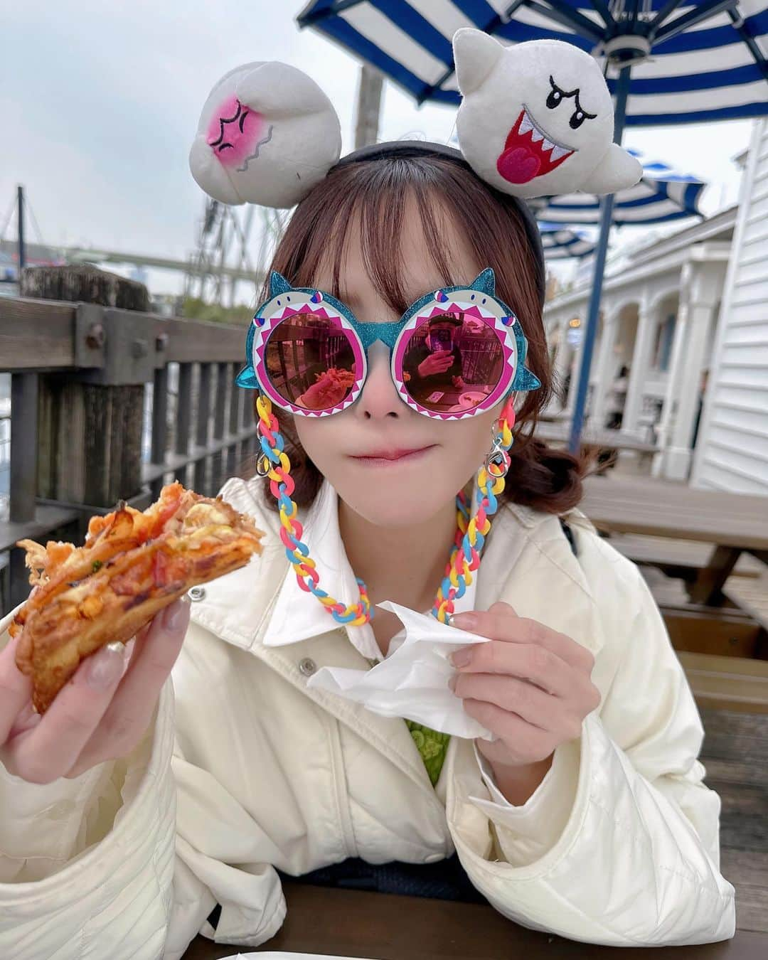 桃乃木かなさんのインスタグラム写真 - (桃乃木かなInstagram)「USJ  マリオグッズで可愛いバケハが出てたので それ被ろうと思って黄緑入れてきたんだけど バケハ似合わなすぎたのでテレサに変更しました🤣  #USJ #ユニバーサルスタジオジャパン  #ユニバ」3月22日 20時04分 - kana_momonogi