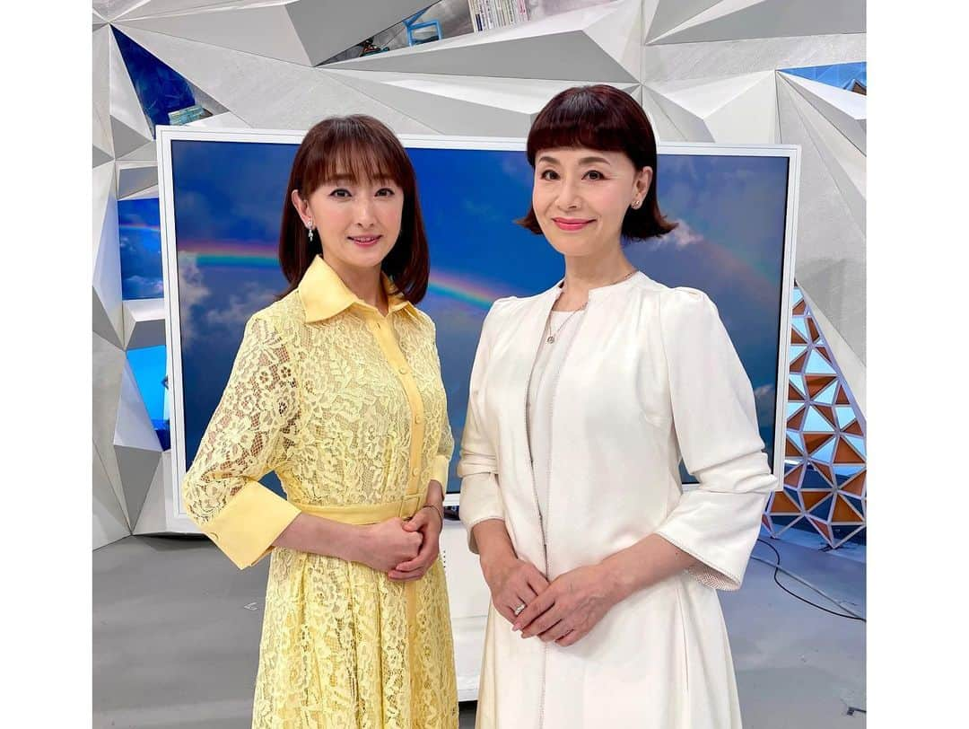 フジテレビ「めざまし8」さんのインスタグラム写真 - (フジテレビ「めざまし8」Instagram)「. きょうのゲストは˖*♬೨̣̥  #大地真央 さん& #花總まり さん💐 宝塚出身のお二人がテレビ初共演😳✨ 名曲「Over the Rainbow」を“めざまし8スペシャルバージョン“で生披露していただきました🌈  お二人が共演する舞台 #おかしな二人 は4月8～26日日比谷シアタークリエにて上演です💛  #めざまし8#永島優美#谷原章介」3月23日 13時31分 - mezamashi8.tv