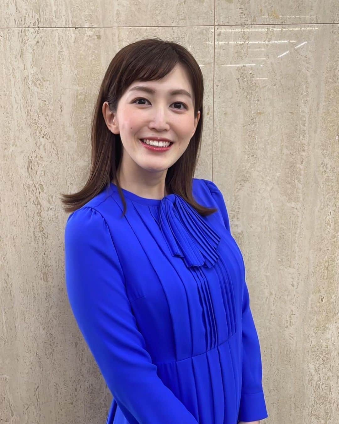 西﨑梨乃さんのインスタグラム写真 - (西﨑梨乃Instagram)「. きょうはRNC news every. お天気コーナー担当の日でした☔️ . しばらく日曜日にかけて すっきりしないお天気となりそうです🥺 ただ、 気温は高めなので 桜は順調に成長しそうです🌸 お花見いつ行こうかな〜🥺💭🌸 . 衣装は青色のワンピース👗💙 原色の服は 私服でも買いがちなくらい この色は好きです🥺🫶 . 明日は岡山で取材です🚃 みなさん、無理をせずに 頑張っていきましょうね🥺🦥 . . @rino_nishizaki . . #西日本放送 #RNC #岡山 #香川 #RNCnewsevery #アナウンサー #アナウンサー衣装」3月23日 21時16分 - rino_nishizaki