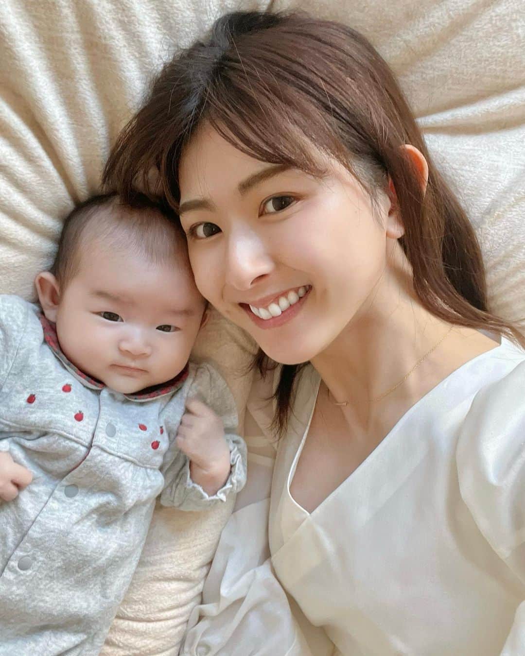 井上麻衣さんのインスタグラム写真 - (井上麻衣Instagram)「産後絶対してほしい骨盤ベルト！ ついついするのを忘れてしまったり 面倒な時もあるけどこれだけは怠らないでほしい🥺  出産も3回経験して もっと早く出会いたかったと強く思ったのが この【整体院の骨盤ベルト】 本当にいいと思ったのでみなさんにも、、、💕  実際骨盤専門整体院の整体師さんが考案したそうで 今まで付けていたベルトはなんだったのか、、、 と思うほどの着け心地と 実際着けてもらわないと伝わないのが悔しい😭 中腰になることが多くて腰のトラブルが酷かったんだけど 姿勢を補正してくれるので楽になりました🥺 骨盤ベルトって家事や育児をしていると ズレてきてしまったり 大袈裟すぎるサイズだったり着けにくかった！  最低6ヶ月間着用して 骨盤を癖づけることが大切なんだって🙌  着け方の動画とかもあるし とても分かりやすかったです💕💕  出会えて良かった🥺🌸  ☑︎FIT KEEP Ⅱ 骨盤ベルト @fitkeep1978  @fitkeep1978さんから 【今なら、会員登録をすると送料無料キャンペーンをやっているようです！更に、この投稿を見てくださった方限定で、特別割引として300円割引の特典があります！※注意、購入の際、［会員登録の上］下記のクーポンコードを記入して下さいね。】  [クーポンコード] mai_inoue300r [クーポン有効期限]  2023/04/23  ※お一人様、一回限り使用可能です。  . . . .  #産後 #骨盤ベルト #産後骨盤矯正 #産後ダイエット #骨盤矯正 #産後ママ #妊娠中 #fitkeep #フィットキープ ※個人の感想であり、効果を保証するものではありません」3月24日 11時35分 - mai_inoue