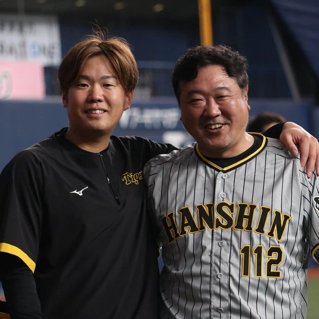 阪神タイガースさんのインスタグラム写真 - (阪神タイガースInstagram)「3月24日 オリックス戦、本日の試合前練習の様子です！ #秋山拓巳 選手 #島本浩也 選手 #岩崎優 選手 #小幡竜平 選手 #原口文仁 選手 #佐藤輝明 選手 #梅野隆太郎 選手 #坂本誠志郎 選手 #長坂拳弥 選手 #西勇輝 選手 #片山大樹 ブルペン捕手 #阪神タイガース  #ARE」3月24日 18時52分 - hanshintigers_official