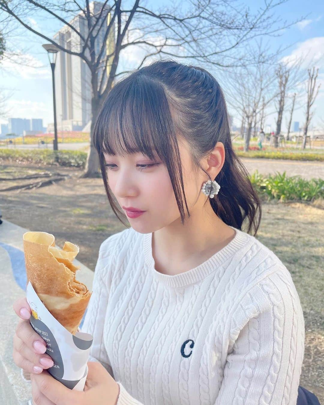 稲場愛香さんのインスタグラム写真 - (稲場愛香Instagram)「🍰🍮🍩🍫 ⁡ 甘いもの食べたいよ〜う！！ ⁡ クレープたべたい！！ ⁡ 最近はもっぱらバターと砂糖の シンプルなのが好き🫶🏻🧈 ⁡ ⁡ #稲場愛香 #まなかん #クレープ #たべたい  #何クレープがすき ？ #プレーン #っていうのかな  #バターと砂糖 #そりゃ美味しいに決まってる 👍🏻」3月24日 20時17分 - manaka_inaba.official