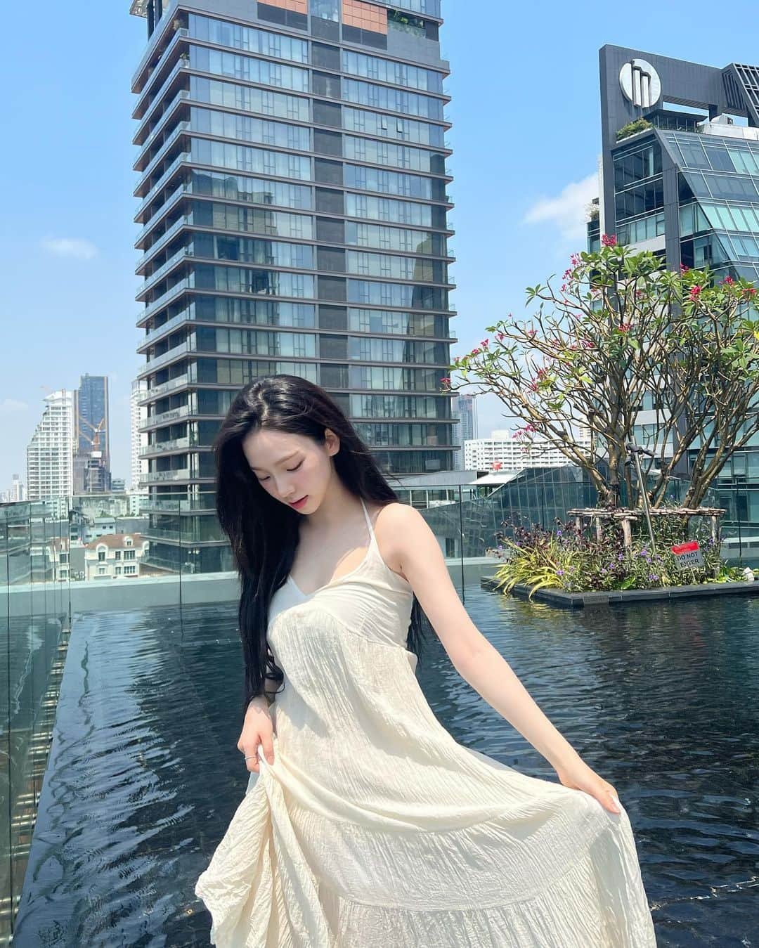 aespaさんのインスタグラム写真 - (aespaInstagram)「Thailand2🌊🤍  #aespa #KARINA」3月25日 20時02分 - aespa_official