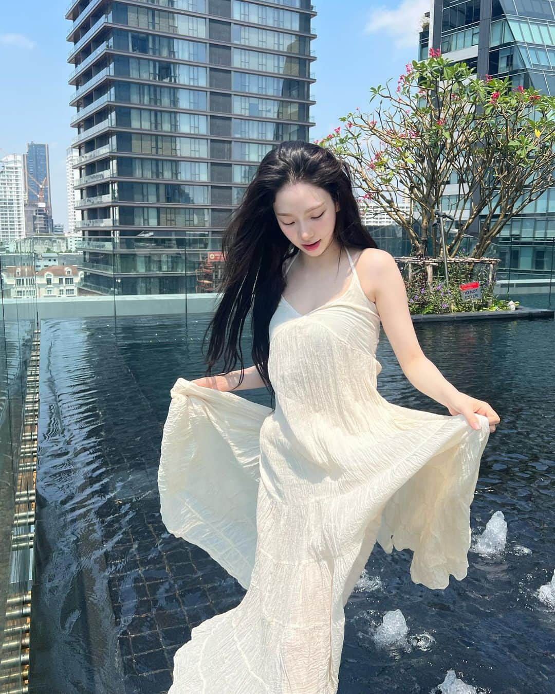 aespaさんのインスタグラム写真 - (aespaInstagram)「Thailand2🌊🤍  #aespa #KARINA」3月25日 20時02分 - aespa_official