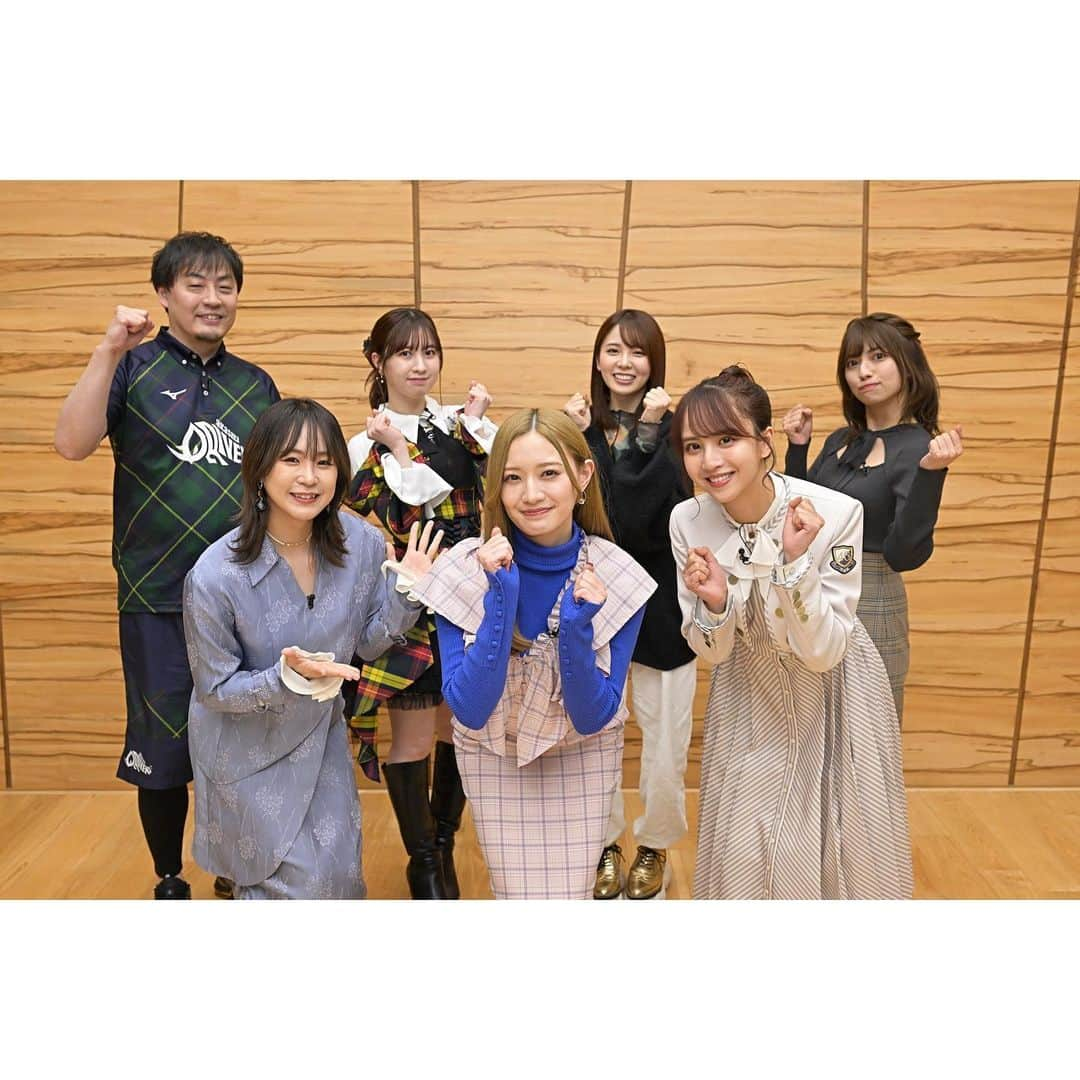 中田花奈さんのインスタグラム写真 - (中田花奈Instagram)「先週、先々週も TBSチャンネル1『かなりんのトップ目とれるカナ？』 見てくださってありがとうございました！  土曜日両方ともバタバタしちゃって 告知できなかった🥲  応援ゲストは  #乃木坂46  #佐藤楓 ちゃん  対局ゲストは AKB48・  #永野芹佳 さん  #高見奈央 さん  #西村歩乃果 さん  でした！  永野さんはもう何度もご出演いただいてますね☺️ 最近ではchun.にも来てもらえて嬉しいです〜 ありがとうございます！  高見さんとは やっと連絡先交換していただきました🥰  麻雀は勝ちたかったけど😂 嬉しいです！！  西村さんゲストという事で 今回も一緒に Love Cocchi 「失恋乾杯」 歌わせてもらいました☺️  いつもありがとうございます🫶  来週も見てね❤️‍🔥」3月26日 21時05分 - nakadakana_official