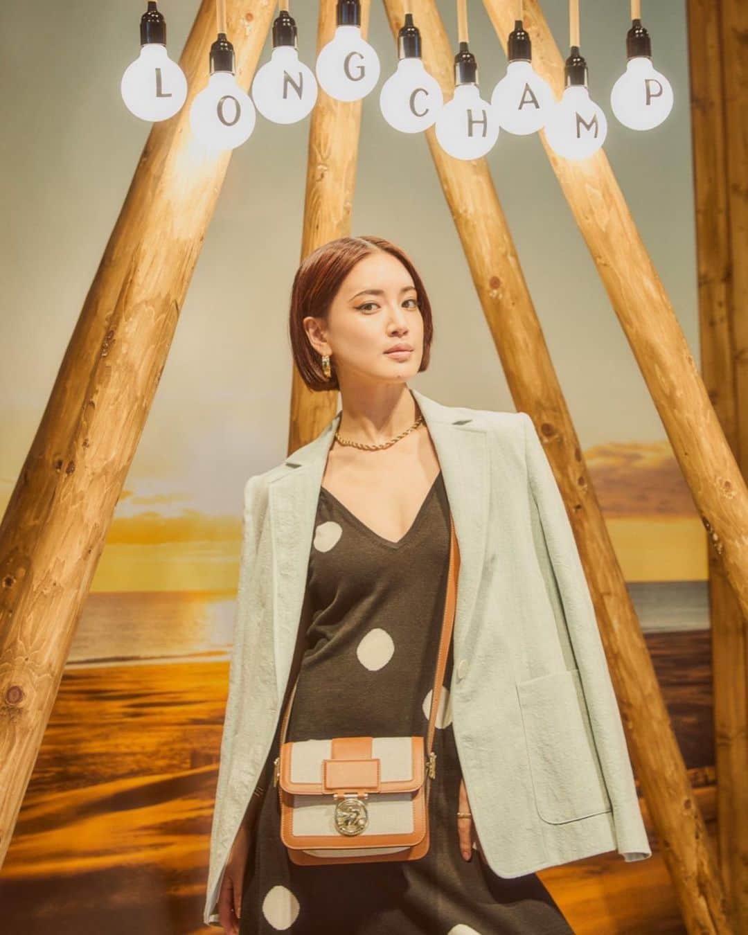 藤井夏恋さんのインスタグラム写真 - (藤井夏恋Instagram)「Longchamp Glamping 2023🏕🤍  ロンシャンの新作バッグ"BOX-TROT"と共に、 ロンシャンの2023年春夏コレクションの世界観が詰まった「グランピング」イベントに参加してきました♪  ゲームやワークショップと 楽しめるアクティビティーが充実していて まさにグランピングしてる気分になれたなぁ😌✨  新作バッグ"BOX-TROT"は どのシチュエーションにも合うデザインなので とっても使いやすいなと思いました👍  今年の夏、楽しみたいなー☀️💕  #LongchampGlamping #LongchampSS23 #ロンシャン @longchamp  #pr」3月26日 21時37分 - fujiikaren_official