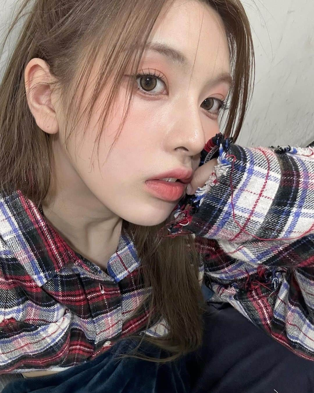 NMIXXさんのインスタグラム写真 - (NMIXXInstagram)「Love me🥺🫶💦  #NSWER #Lovemelikethis #솔스타그램 #NMIXX #엔믹스 #BAE #배이」3月27日 22時13分 - nmixx_official