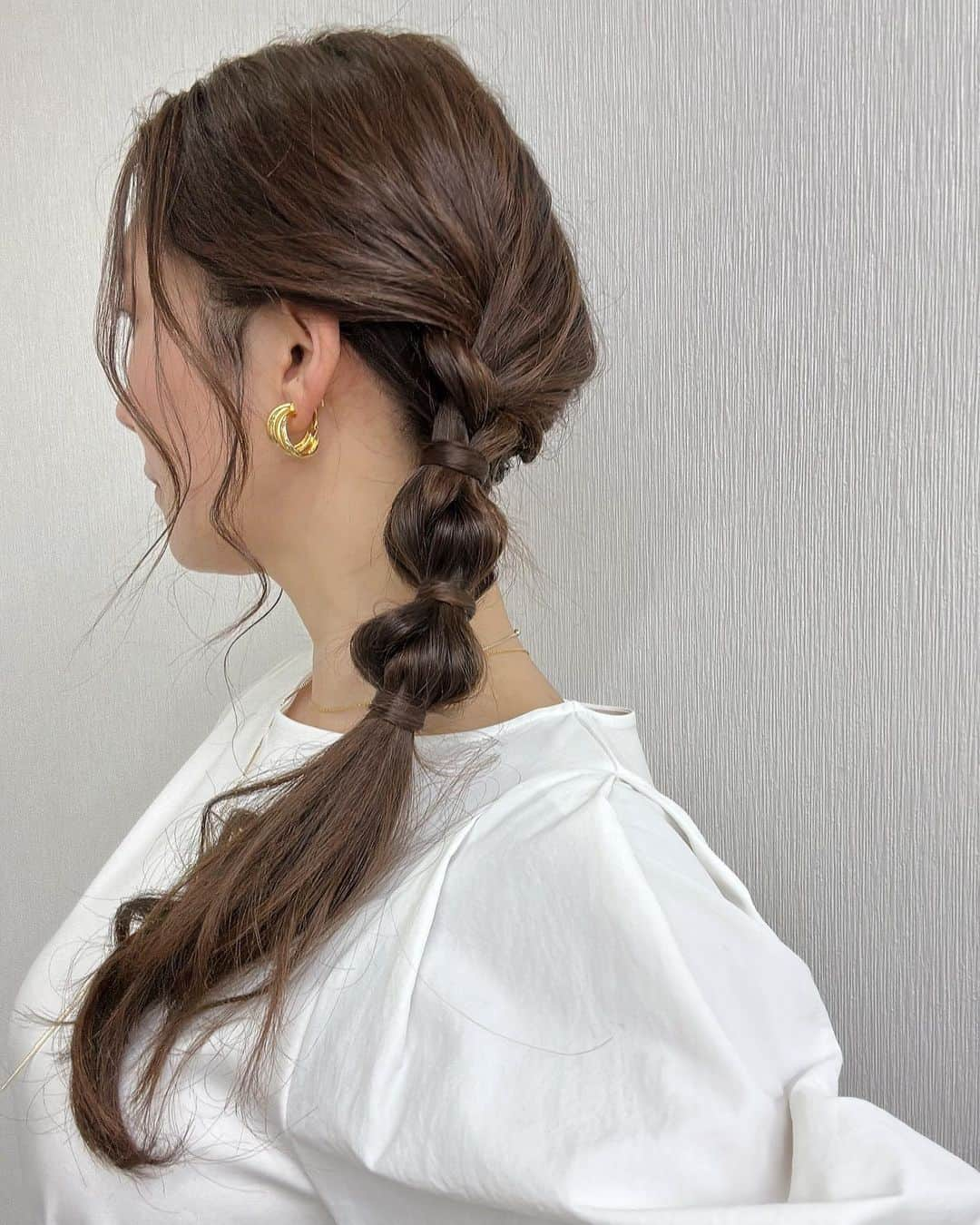 穂川果音さんのインスタグラム写真 - (穂川果音Instagram)「hair style  サイド編み下ろしヘアだよ〜  #アベプラ　#ヘアスタイル　#ヘアアレンジ　#hairarrange #イヤリング #編み下ろしアレンジ　#サイド編み下ろし」3月28日 21時45分 - hokawakanonn