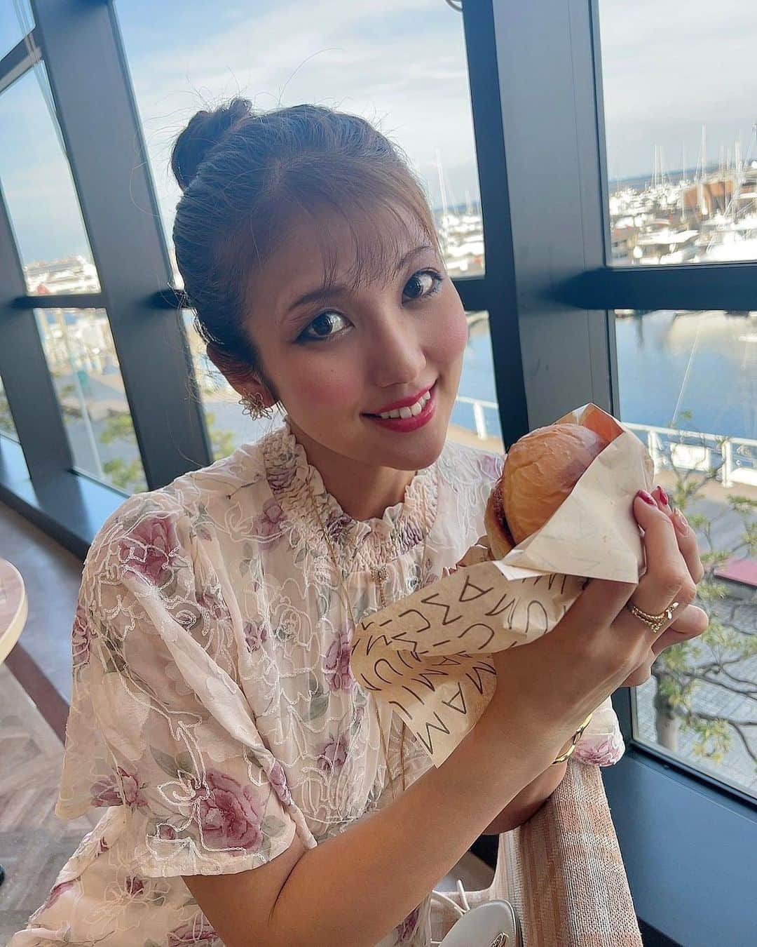 神谷麻美さんのインスタグラム写真 - (神谷麻美Instagram)「毛の伸びたもふもふ #キング 君も可愛い〜の💖☁️🌈💖✨️   #もふもふ 💖☁️🌹💖✨️」3月29日 12時37分 - asamice428