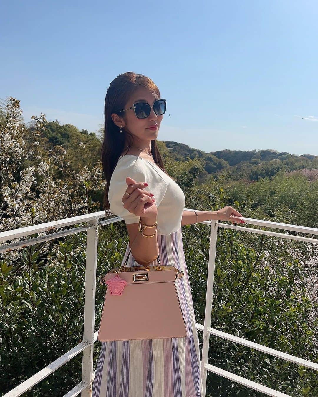 神谷麻美さんのインスタグラム写真 - (神谷麻美Instagram)「#桜 満開💖🌸💖🌸💖✨️   #ひらり ひらり💖🌸💖🌸💖✨️」3月29日 18時44分 - asamice428