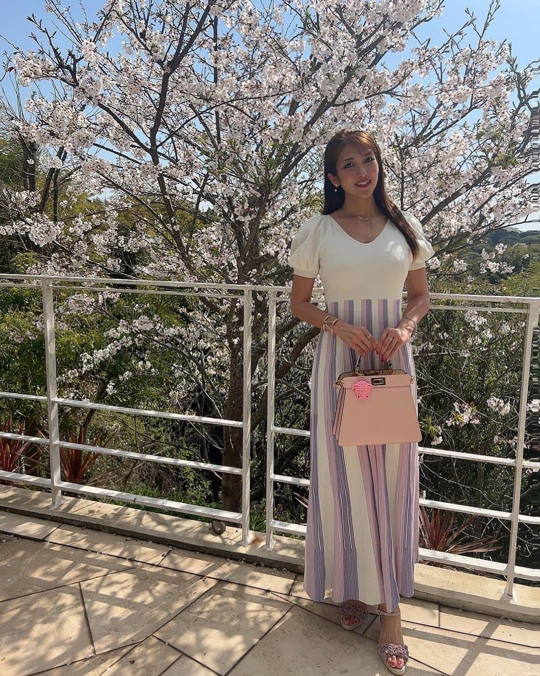 神谷麻美さんのインスタグラム写真 - (神谷麻美Instagram)「#桜 満開💖🌸💖🌸💖✨️   #ひらり ひらり💖🌸💖🌸💖✨️」3月29日 18時44分 - asamice428