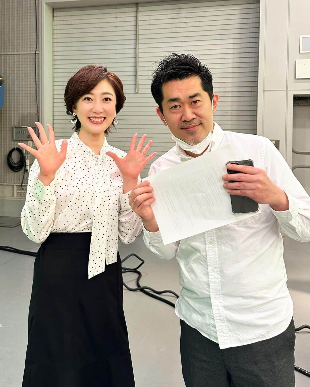 池尻和佳子さんのインスタグラム写真 - (池尻和佳子Instagram)「同期で編集長のキッタンとおそろいコーデみたいになったよ。この後のニュースでは、日本一に輝いた九州産業高校チアダンスチームを紹介します‼︎」3月30日 16時20分 - wakako_ikejiri_rkb