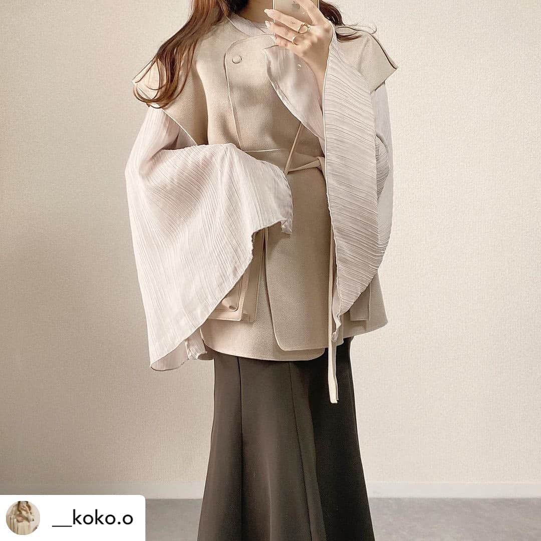 GRLさんのインスタグラム写真 - (GRLInstagram)「【👆画像をタップすると購入できるよ👆】 @__koko.o さん にGRL商品着用して頂いております💕 ありがとうございます✨ . @grl_official #グレイル #grl #プチプラ #ootd #fashion #プチプラコーデ #outfit #ファッション #可愛い #かわいい #コーデ #コーディネート #cute #大人カジュアル #カジュアルコーデ #GRL購入品 #グレイル購入品 #購入品 #grlコーデ #グレイルコーデ #フレアスリーブ」3月30日 17時00分 - grl_official