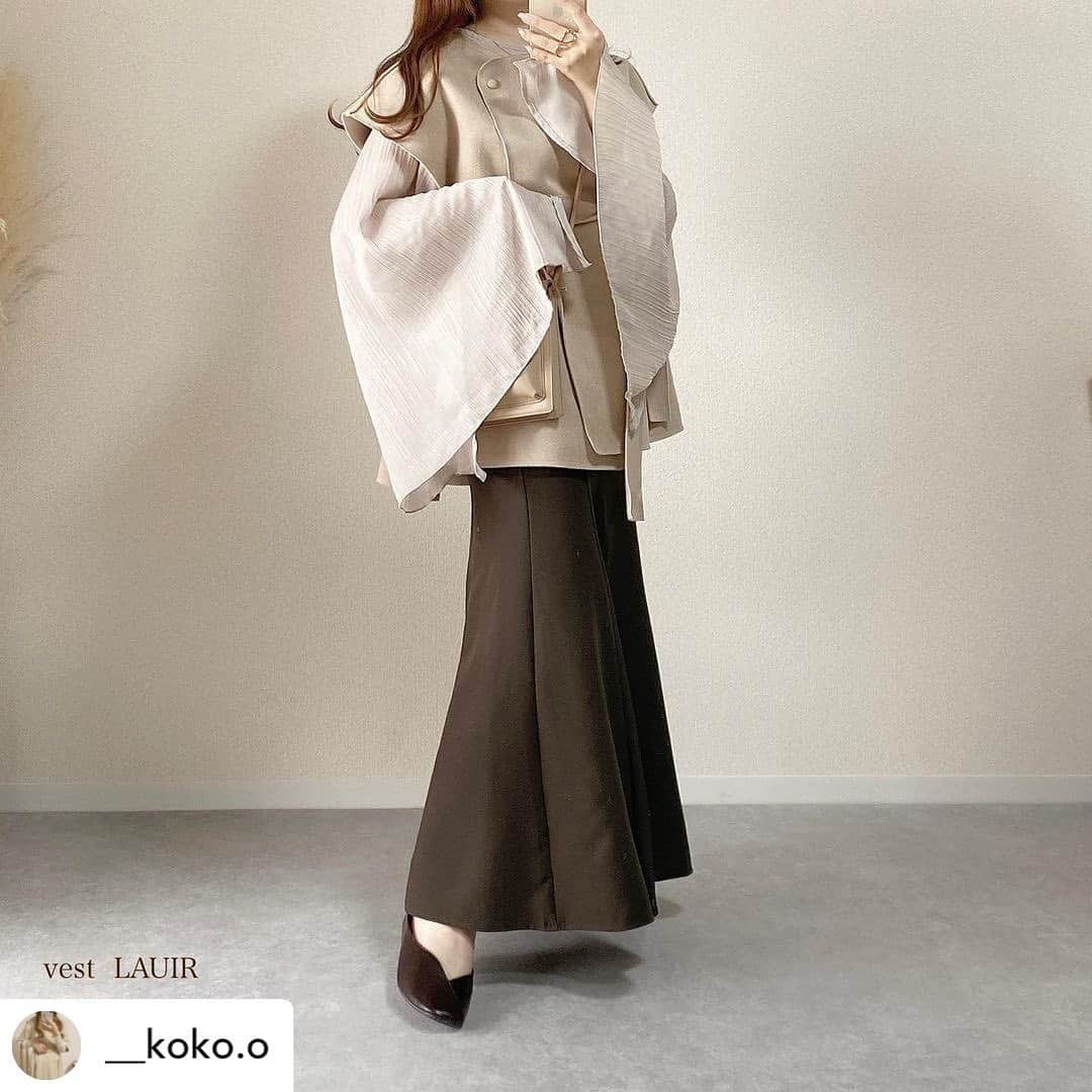 GRLさんのインスタグラム写真 - (GRLInstagram)「【👆画像をタップすると購入できるよ👆】 @__koko.o さん にGRL商品着用して頂いております💕 ありがとうございます✨ . @grl_official #グレイル #grl #プチプラ #ootd #fashion #プチプラコーデ #outfit #ファッション #可愛い #かわいい #コーデ #コーディネート #cute #大人カジュアル #カジュアルコーデ #GRL購入品 #グレイル購入品 #購入品 #grlコーデ #グレイルコーデ #フレアスリーブ」3月30日 17時00分 - grl_official