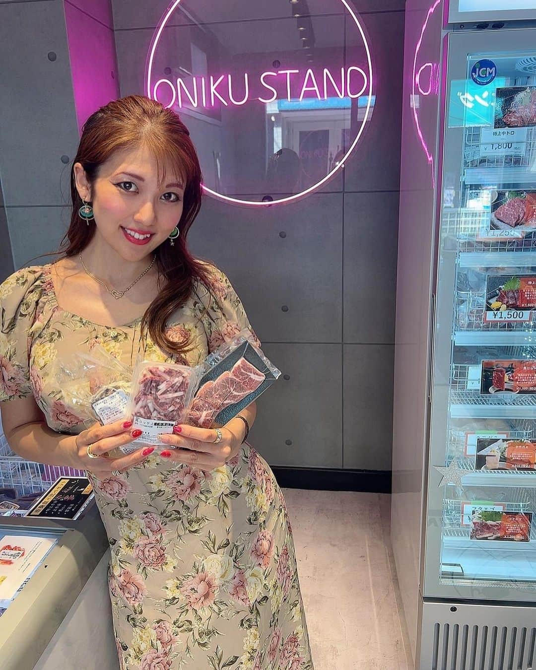 神谷麻美さんのインスタグラム写真 - (神谷麻美Instagram)「#馬肉専門店 #onikustand の🐴💖✨️ #馬ユッケ 上 #上霜降り馬刺し スライス #馬肉ハンバーグ 食べたよっ❤️✨  全部美味しすぎる🥰💖🐴💕︎︎✨️ 馬刺し醤油、タレも美味しい🥰🫶🏻💕︎︎✨️  #無人販売所 だからお家で#馬肉料理 👨‍🍳💖✨️  店内綺麗💜💖✨️  #馬肉 大好き🥰💖✨️  #熊本直送 だよ❤️✨️  PR @onikustand_meguro  #目黒グルメ」3月31日 13時19分 - asamice428