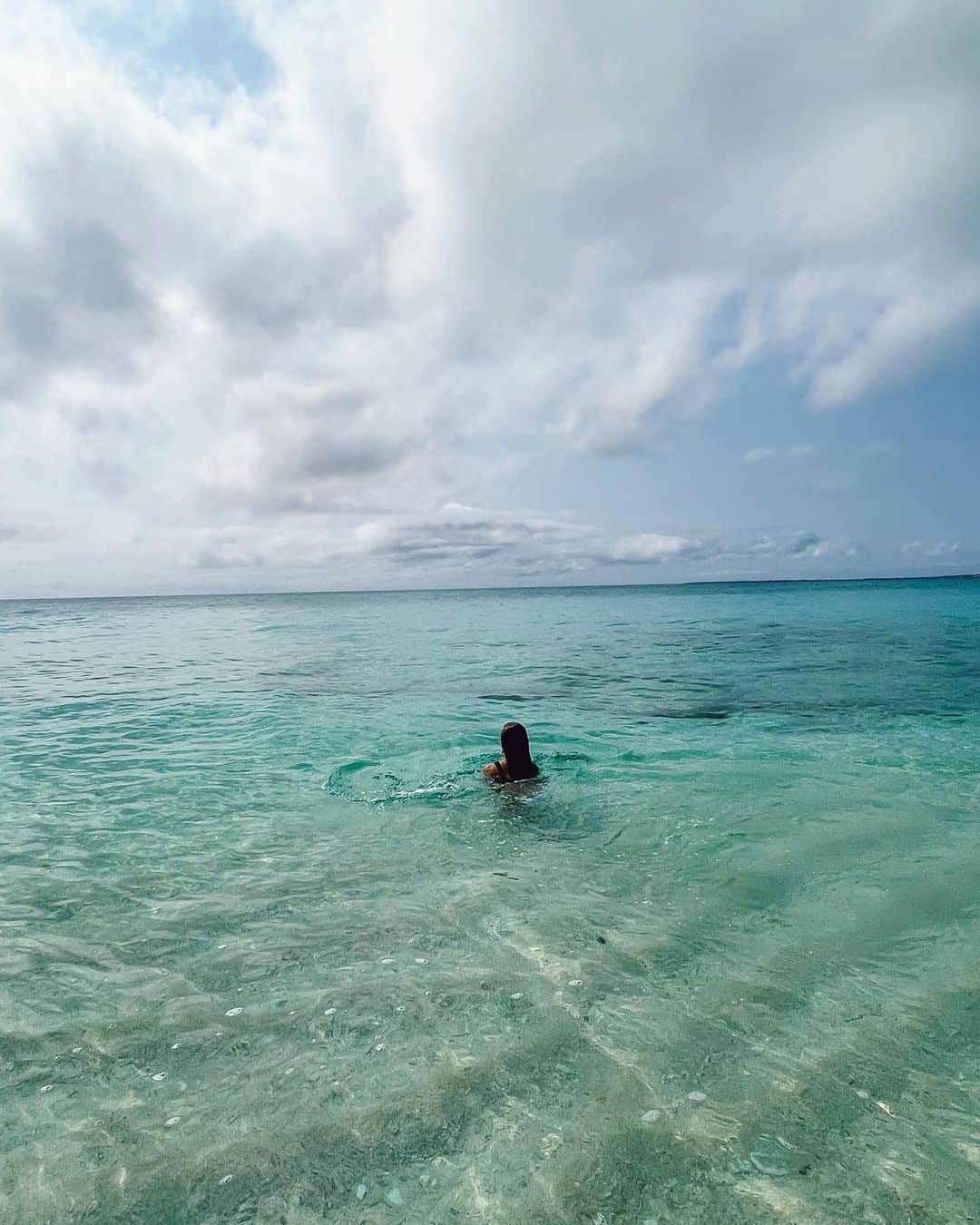 山中美智子さんのインスタグラム写真 - (山中美智子Instagram)「久々のドボン🤍🌊  海が綺麗すぎて… これは頭からいかないとね🌏🌺🪸🥥」3月31日 21時19分 - alexiastam1988