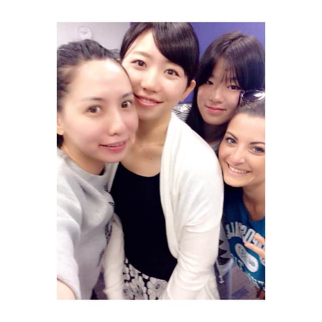 吉田沙織のインスタグラム：「Happy Friday !!!」