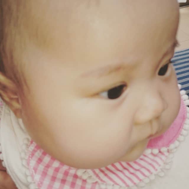 池尻和佳子のインスタグラム：「麦ちゃんベイビーに、癒されました(^o^)✨ このぷくぷく感たまりません！！ 赤ちゃんは、天使ですね👼💕」