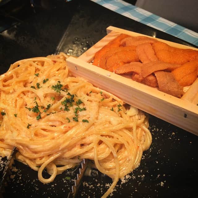 大西宏明のインスタグラム：「安定の美味さっ❗️ウニクリームパスタ✨  #ウニクリームパスタ#ウニ盛り沢山#豪快立ち寿司#大八木謙吉」