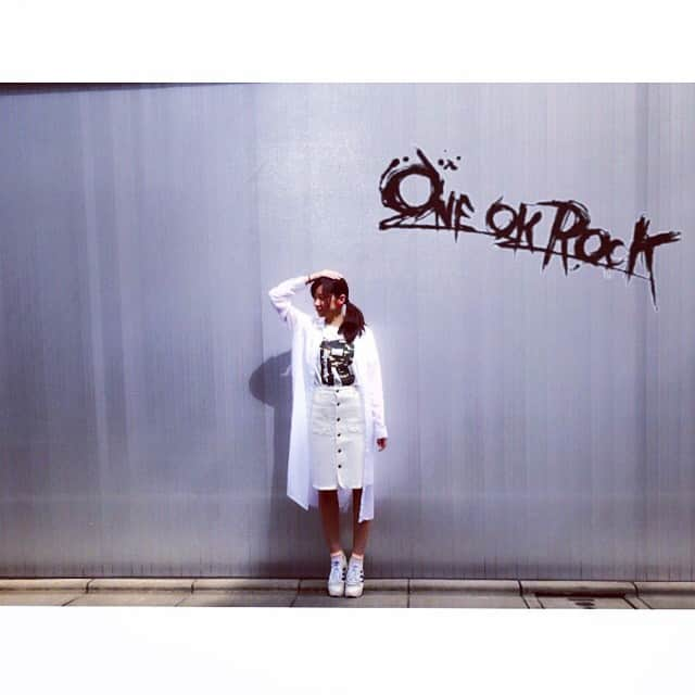 堀田真由さんのインスタグラム写真 - (堀田真由Instagram)「ONE OK ROCK さんのLIVEに 行ってきました✨ 以前から好きでしたがもっと好きになっちゃいました💓 素敵な時間をありがとうございました🙋💫 #ONE OK ROCK #35xxxv #最高 #まだ余韻が残る #今日 #寝れないね」5月23日 22時34分 - mayuhotta