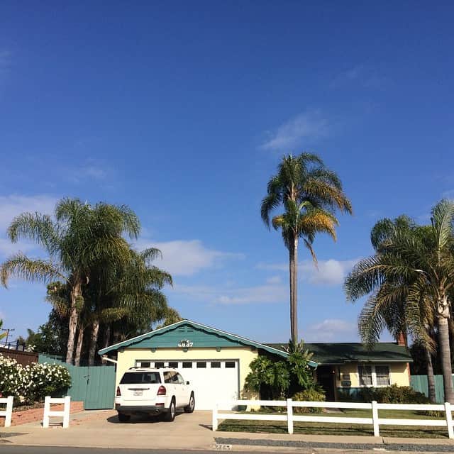 のインスタグラム：「日本は月曜の朝ですね(^^) サンディエゴは日曜日の夕方です♪  今日もいい天気ー♪ 1週間がんばりましょう！！」