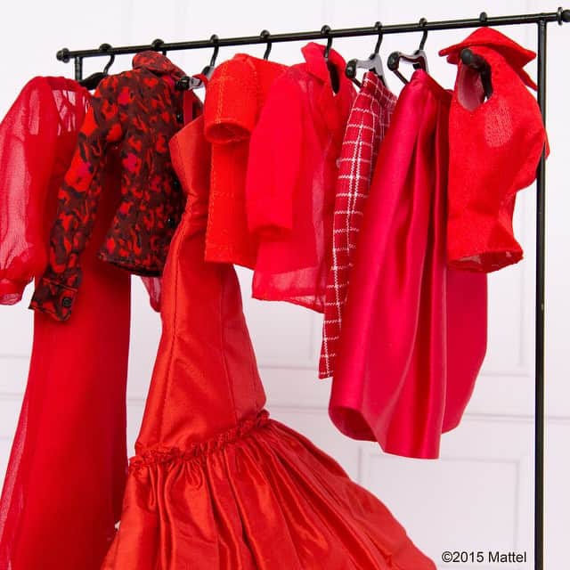 バービーさんのインスタグラム写真 - (バービーInstagram)「Style tip: color coordinating your wardrobe makes it easier to get red-y! ❤️ #barbie #barbiestyle」5月26日 3時50分 - barbiestyle