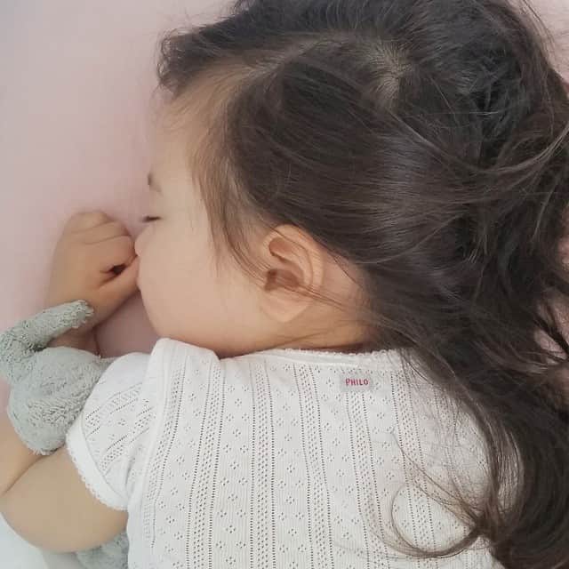 のインスタグラム：「Fais de beaux rêves...💤💤」