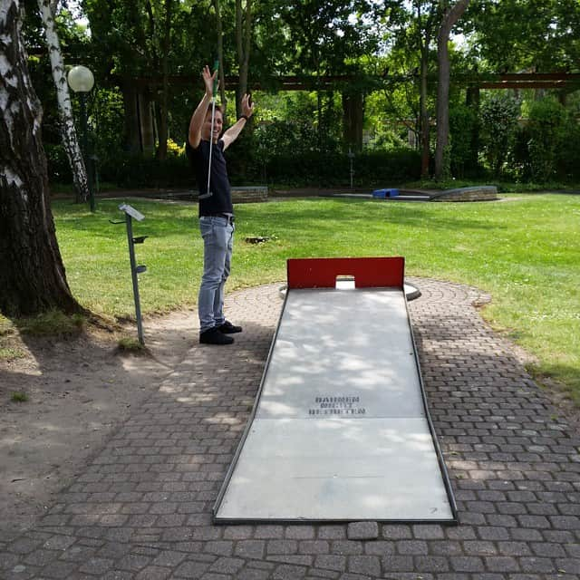 フィリップ・クレメントのインスタグラム：「#Minigolf aber großer #Sport」