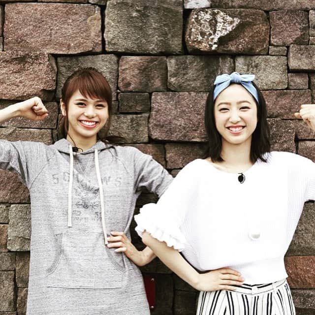 E-girlsを真面目に考える会議のインスタグラム：「【今夜0:52から放送！】本厚木でガチの借り物競争に挑戦！お見逃しなく！」