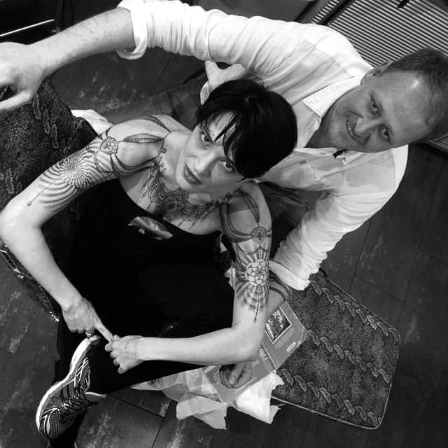 アーシア・アルジェントさんのインスタグラム写真 - (アーシア・アルジェントInstagram)「Gratitude to the one and only #maestro @marcomanzotattoo #workinprogress #dotwork #sacredgeometry #tatuagem」5月30日 5時32分 - asiaargento