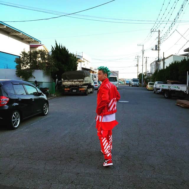 ANARCHYのインスタグラム：「OFF WHITE 🔴⚪️🔴⚪️🔴⚪️ S/O 2 @virgilabloh #offwhite #©9© #ana®chy」