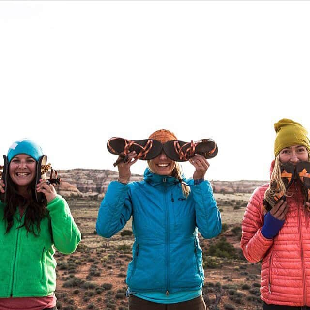 チャコさんのインスタグラム写真 - (チャコInstagram)「見ざる、聞かざる、言わざる。 Three wise monkeys.  #chaco #chacofootwear #aandf #チャコ #エイアンドエフ」6月2日 9時23分 - chacojapan