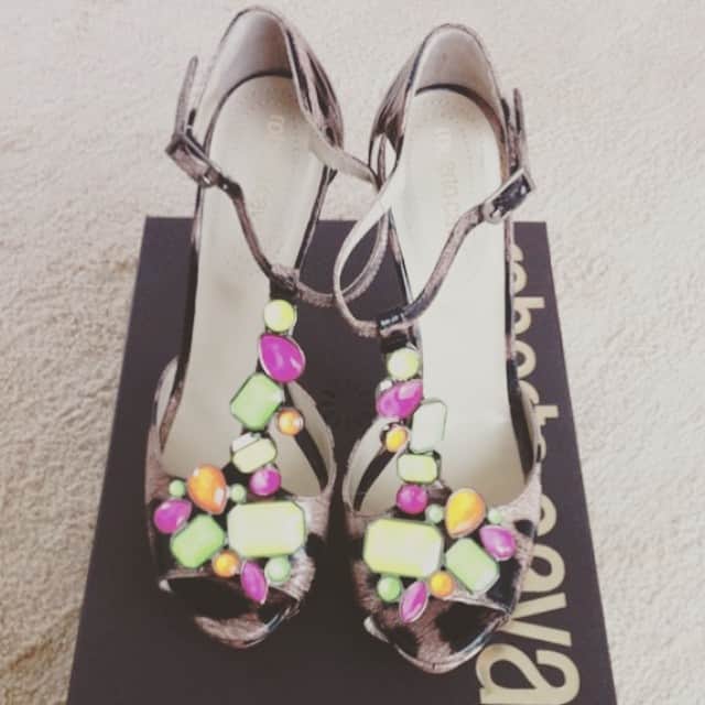 加賀美早紀さんのインスタグラム写真 - (加賀美早紀Instagram)「#robertocavalli #Shoes #fashion #ヒョウ柄 #design #一目惚れ #サキ服」6月3日 12時58分 - kagami_saki