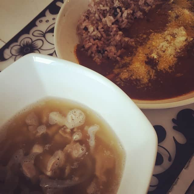 ISSA さんのインスタグラム写真 - (ISSA Instagram)「中味汁とカレー！  #ISSA  #DAPUMP  #昼ご飯 #中味汁 #カレー #面倒だから #レトルトですけど #そんな日もある #独身だから手抜きも必要 #誰かいたらなと思う時もあるけど #それもそれでなんだかね #何言ってんだか  #頑張れオレ  #独身最高 #子供は欲しい  #早く沖縄に帰りたい  #ハピハピ」6月4日 13時50分 - issa_hentona