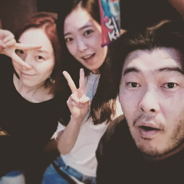 キム・ギバンさんのインスタグラム写真 - (キム・ギバンInstagram)「옥지영 김소영 김기방!!! 오랜만에 합체~~~!!!! 맨도롱또똣 사랑해주기!!! #옥지영 #김소영 #김기방 #맨도롱또똣 #차희라 #사랑해주기 #웰컴」6月6日 0時32分 - kimkibangbang