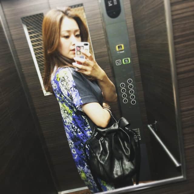 笛木優子のインスタグラム：「とある日。  みなさん、良い週末を💛🎀 #andreamabiani #ミューニック」