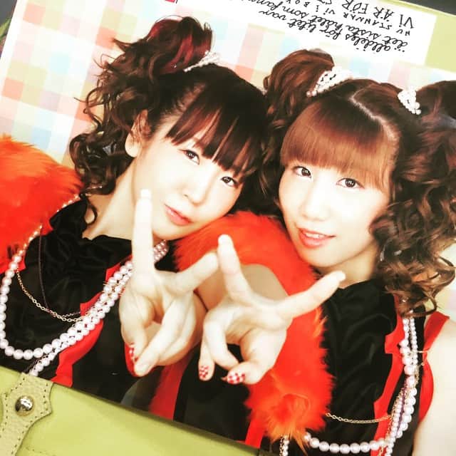 ブルボンヌのインスタグラム：「大森靖子×根本宗子『夏果て幸せの果て』を東京芸術劇場で観劇。ねもちゃんの舞台はいつも、今でリアルでキラキラしてる。そしてこの辻加護感！」