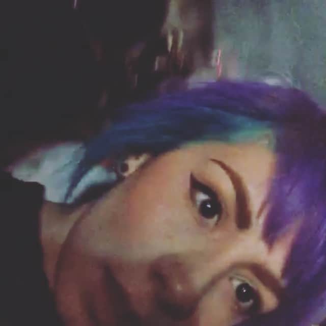 ミランダ・イバネスのインスタグラム：「😜 #PonyCrew 💜」