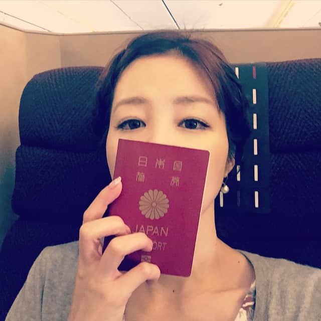 MEGのインスタグラム：「行ってくるー #London」