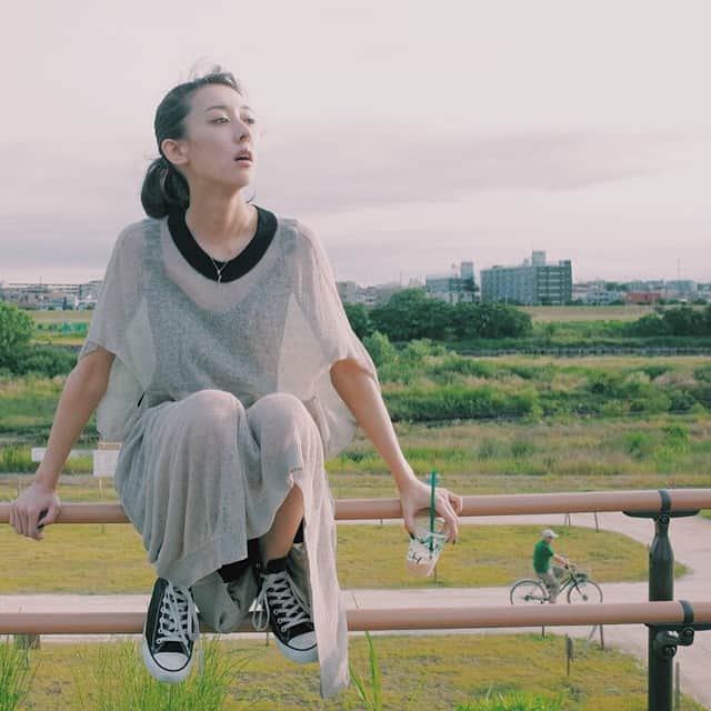 生野優子のインスタグラム：「mameの気持ちいいワンピース😦💚🍃🌳🌿🌱🚴」