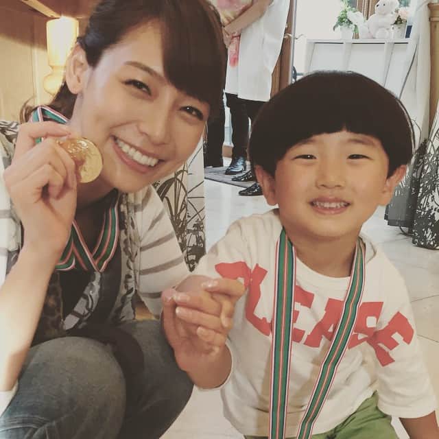 のインスタグラム：「昨日、医師たちの恋愛事情の撮影アップしました✨今夜22時から第10話放送ですよー。見てねー👀❤️」