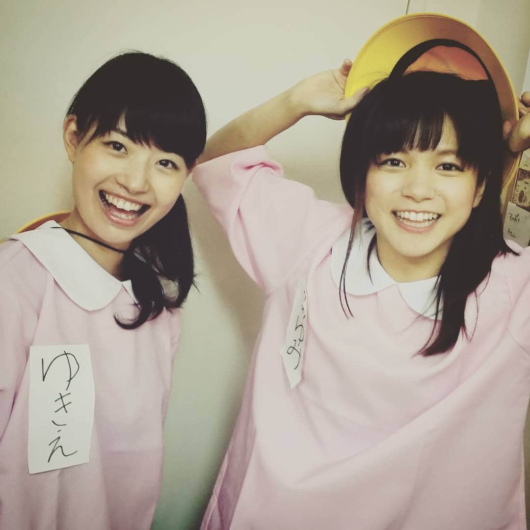 服部ひで子のインスタグラム：「鮫鮎コンビ♪かわいい(*^^*)！！！ #新喜劇 #鮫島幸恵 #木下鮎美 #金の卵７個目」