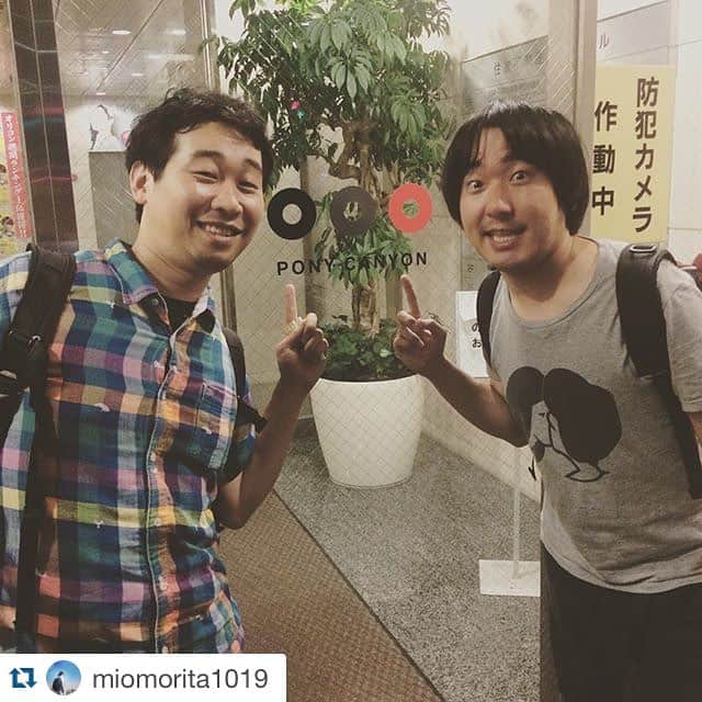 ゴーストレートのインスタグラム：「#Repost @miomorita1019 with @repostapp. ・・・ みなさんホントにご協力ありがとうございました💁 おかげ様でゴーストレート生配信、 無事終了しました‼︎ #前野朋哉 #本多力」