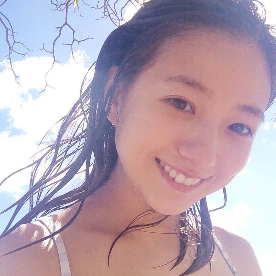 のインスタグラム：「海外で撮影中‼︎ #sea #sun #summer  #shooting #shine」