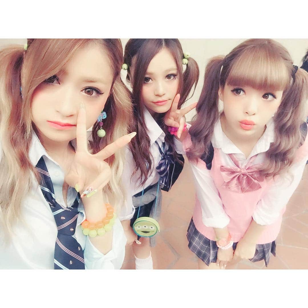 池田美優 みちょぱ さんのインスタグラム写真 池田美優 みちょぱ Instagram 最近3人仲良しな気がする 笑 ディズニー楽しかった 7月10日 1時04分 Michopa1030