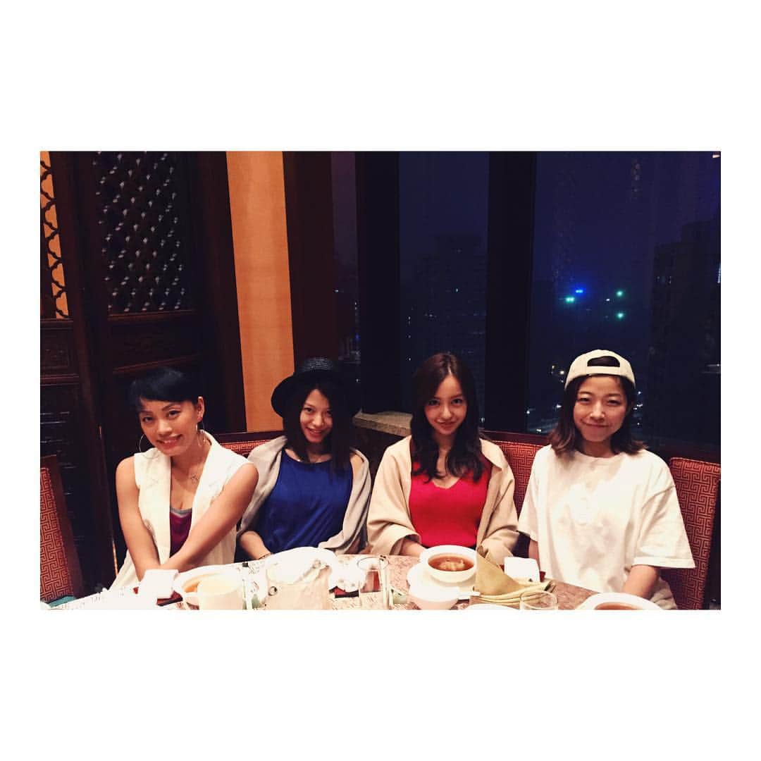 板野友美さんのインスタグラム写真 - (板野友美Instagram)「上海dinner  #いまむー #マイカ #まーみん」7月9日 22時37分 - tomo.i_0703
