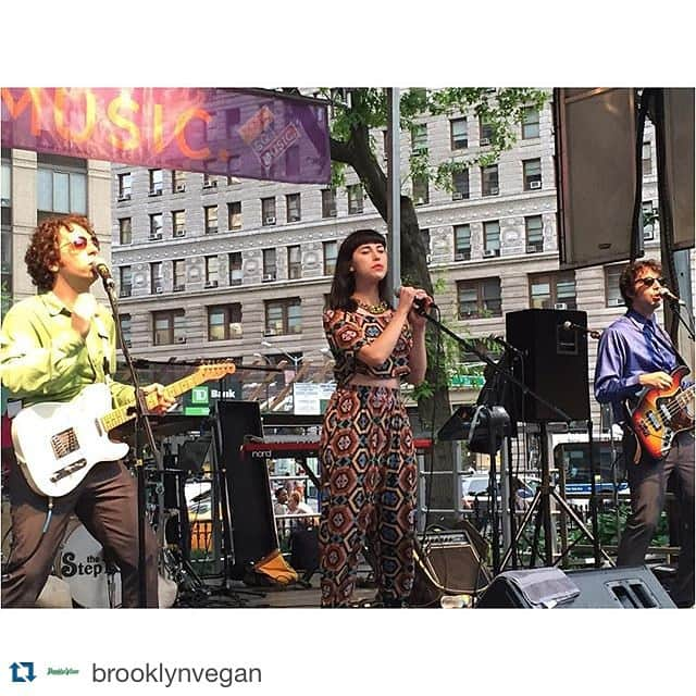 ザ・ステップキッズのインスタグラム：「#Repost @brooklynvegan  we are honored to have shared the stage with @kimbramusic last night. Feeling blessed. ・・・ Kimbra joining The Stepkids on stage right now at Madison Square Park. Funky. #thestepkids #kimbra #madisonsquarepark #stonesthrow」